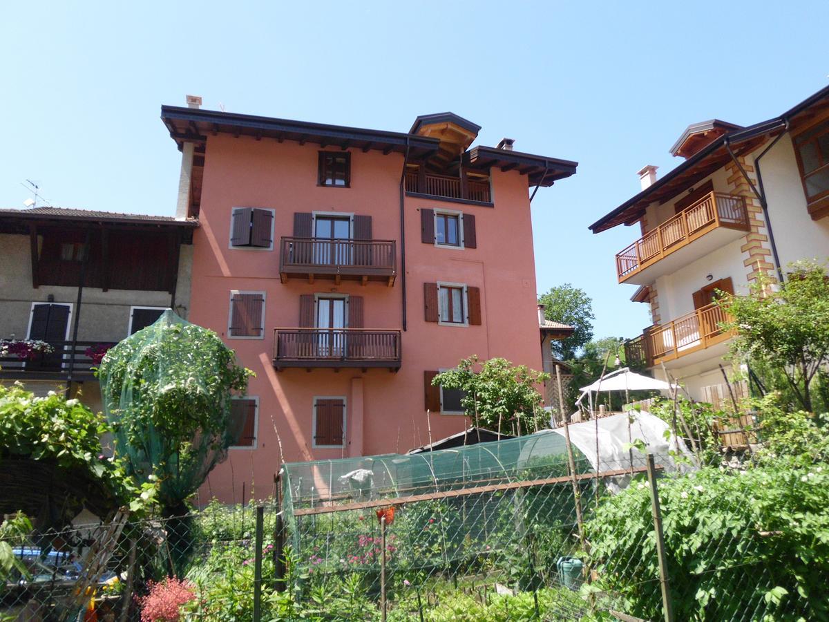 Casa Tonia Lejlighed Tiarno di Sopra Eksteriør billede